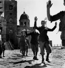 img -  Foto del '43: paternità contesa sulla statale 120...