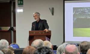 Impegno sociale e colori rosanero insieme