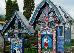 SAPANTA IL CIMITERO CHE RIDE