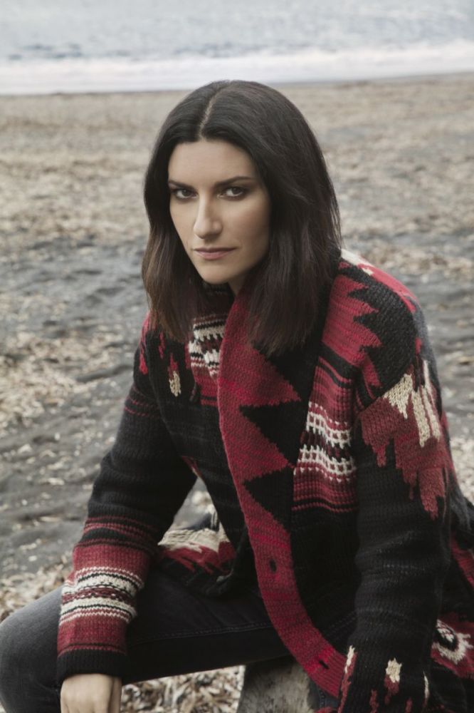 LAURA PAUSINI: il 15 novembre è ai LATIN GRAMMY AWARDS. Il 7 dicembre esce “FATTI SENTIRE ANCORA”.