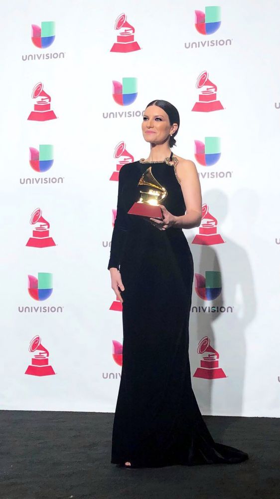 LAURA PAUSINI trionfa ai LATIN GRAMMY AWARDS 2018, vince il premio "BEST TRADITIONAL POP VOCAL ALBUM"!