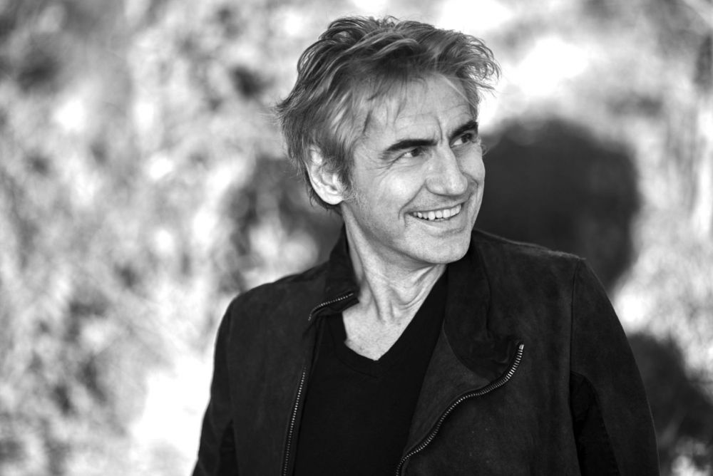 LIGABUE: "START" è il titolo del nuovo disco di inediti, il primo singolo è il brano più trasmesso in radio.