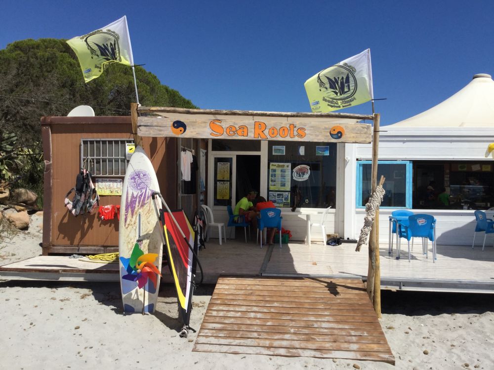 Scuola nautica "Sea Roots", radici della spiaggia 