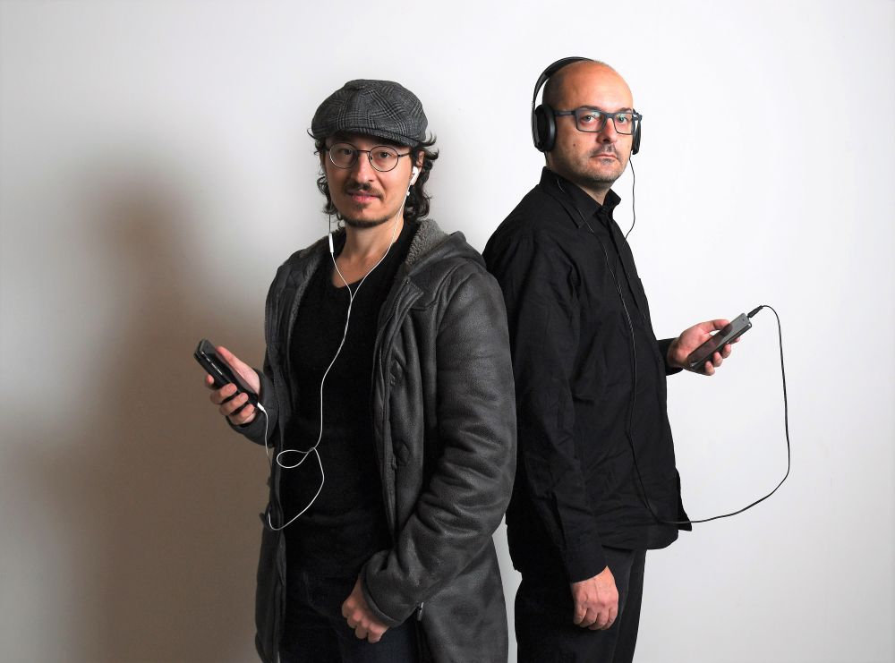 MARCO DI NOIA E STEFANO CUCCHI: il loro "ELETTRO ACQUA 3D", primo app album italiano, riceve il patrocinio di AMREF HEALTH AFRICA!