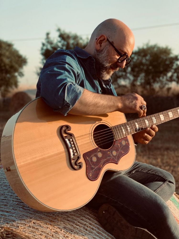 Venerdì 21 giugno esce "IN BILICO SULLE NOSTRE EMOZIONI", il nuovo album di FABIO MILELLA