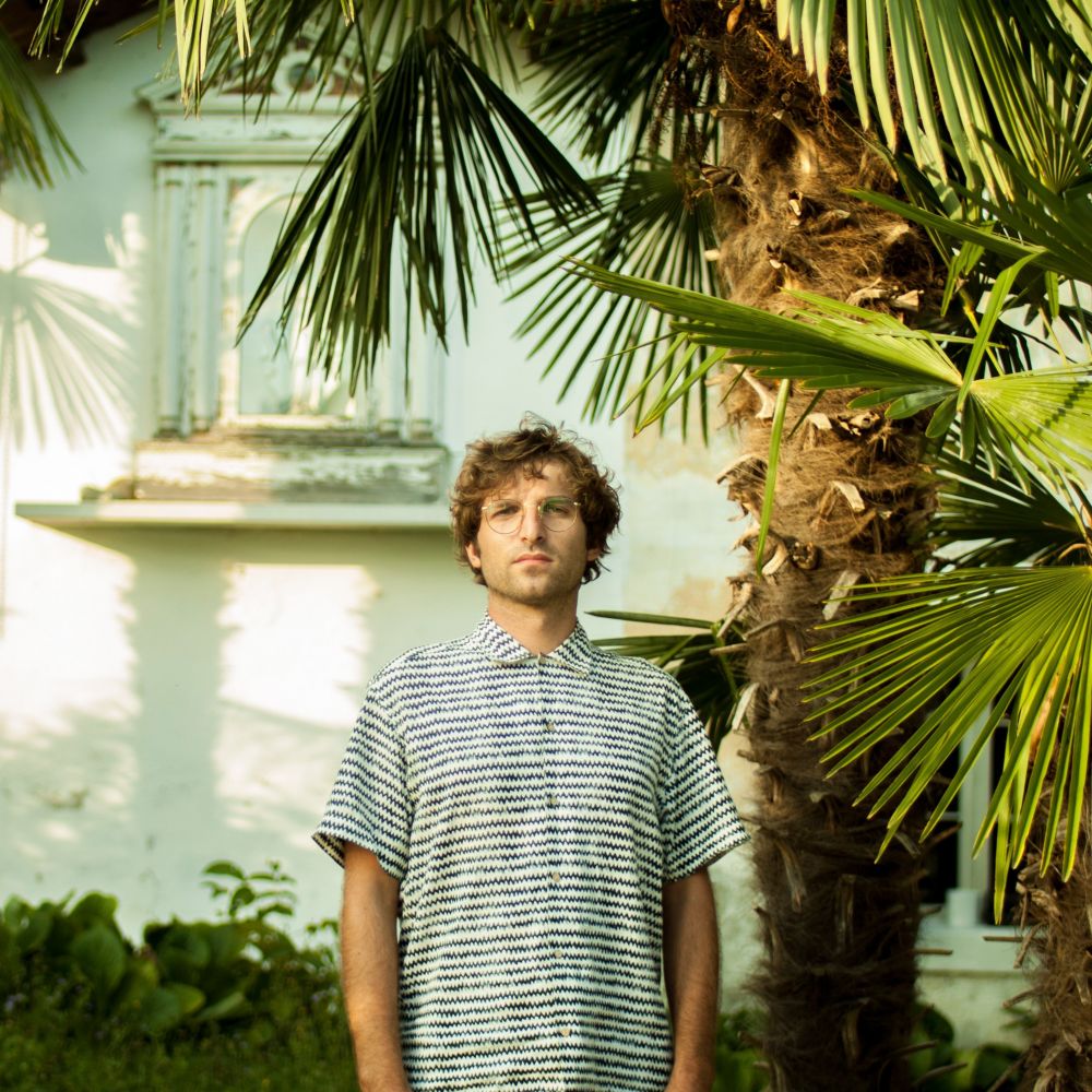 HOMESICK SUNI DEBUTTO IN MUSICA CON "7 GRABS"