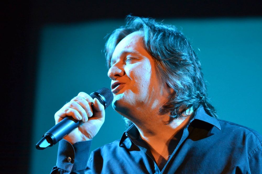 WALTER DI GEMMA “FA BALÀ L’OEUCC” A TEATRO