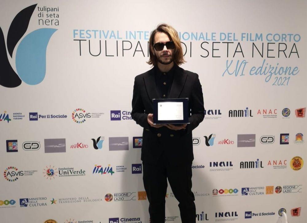NOTA INFORMATIVA: IL VIDEO DI “PERDERE TUTTO” DEL CANTAUTORE HALE VINCE IL PREMIO PER “MIGLIOR TESTO” NELLA CATEGORIA #SOCIALCLIP E IL PREMIO ANMIL AL FESTIVAL INTERNAZIONALE FILM CORTO “TULIPANI DI SETA NERA”. 