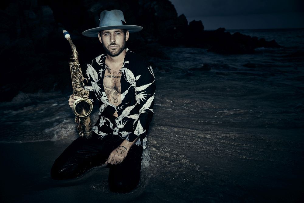 Oggi esce JIMMY, il primo album del travolgente e carismatico sassofonista internazionale JIMMY SAX, autore dei successi mondiali No man no cry e Time