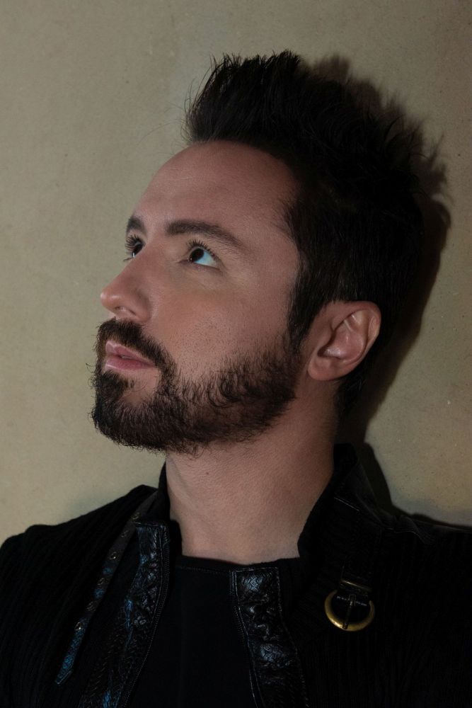 Nuovi appuntamenti per MATTEO MACCHIONI - Il tenore in scena al teatro Verdi di Trieste il 4, 9 e 11 dicembre nel ruolo del Conte di Almaviva nel Barbiere di Siviglia. Dal 13 dicembre al via da Parma il CHRISTMAS TOUR 2021 