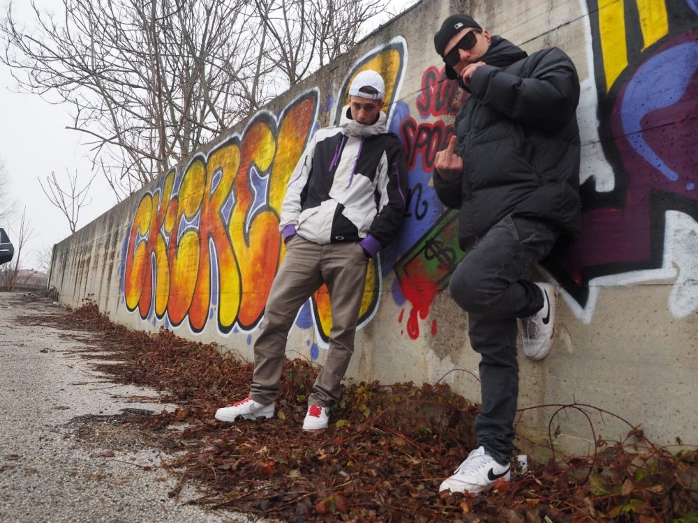 CK CREW - “MI CLICA” GOLIARDICO E IRRIVERENTE