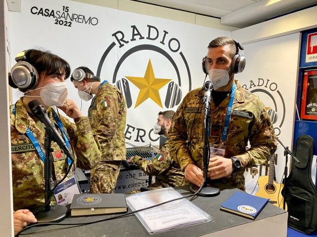 RADIO ESERCITO - IN ONDA MILLE STORIE