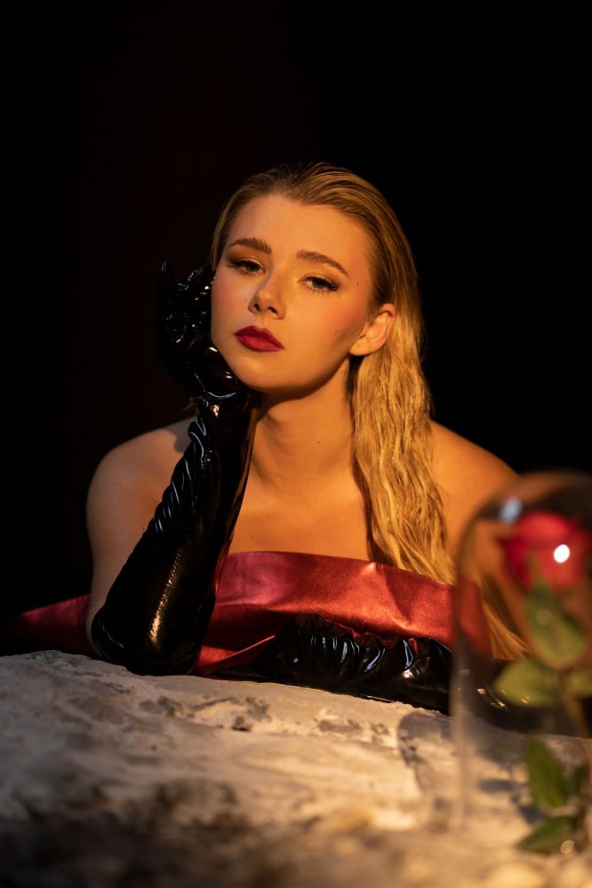 Online il video del brano "SOLE AD EST", il nuovo singolo della cantautrice NATALIA MOSKAL