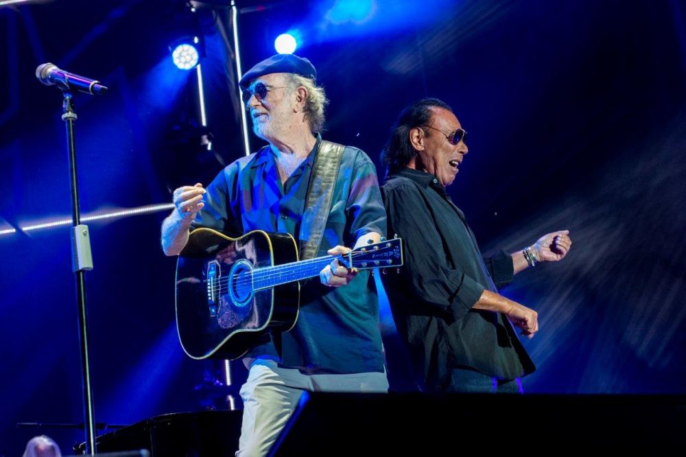 Lunedì 27 febbraio si conclude a Torino il tour teatrale di VENDITTI & DE GREGORI - Il 5 giugno da Roma (Terme di Caracalla) parte il tour estivo 