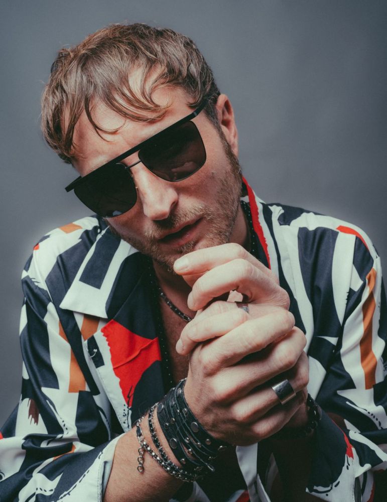 Il cantautore dall'anima rock CRISTOFORETTI è al lavoro sul suo album di inediti di prossima uscita