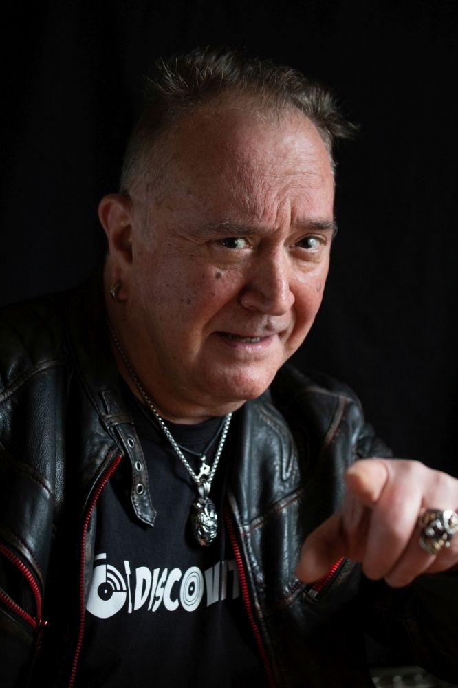 JOHNSON RIGHEIRA: la star degli anni ’80 per la prima volta sul palco del Concerto del Primo Maggio di Roma per celebrare i 40 anni dell’evergreen “Vamos a la playa”