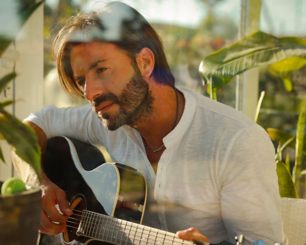 “TU SAI ESSERE” - Il nuovo brano di FABIO MARTORANA. Il cantautore lo presenterà live in anteprima domani a CISTERNA DI LATINA (LT)