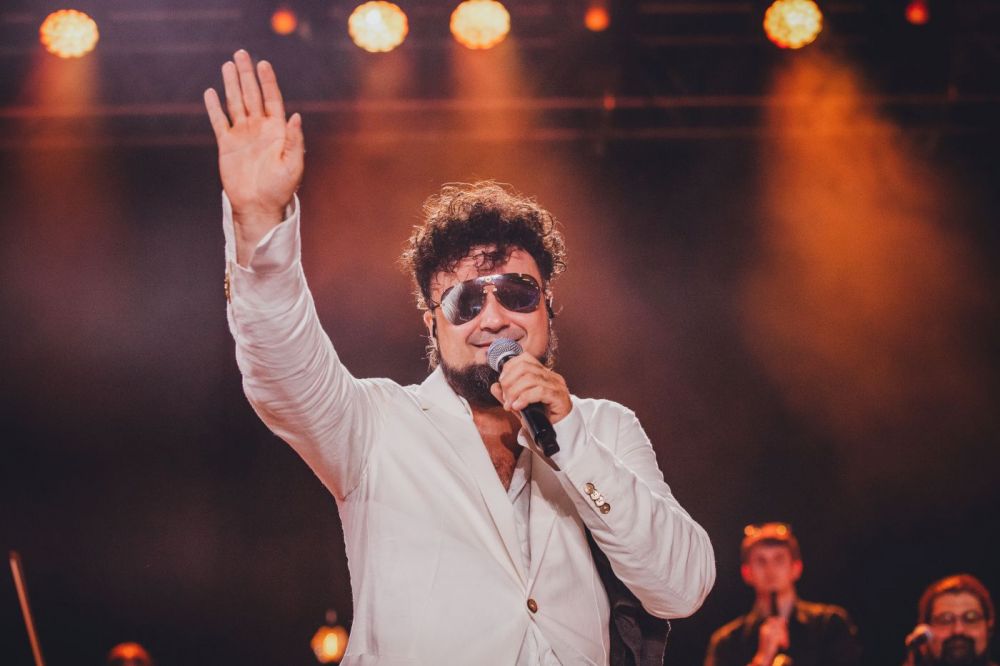 Grande successo per la prima edizione de LA NOTTE DEI SERPENTI, il concertone ideato e diretto dal Maestro ENRICO MELOZZI. Sul palco anche GIUSY FERRERI, GIANLUCA GRIGNANI e, a sorpresa, MR.RAIN
