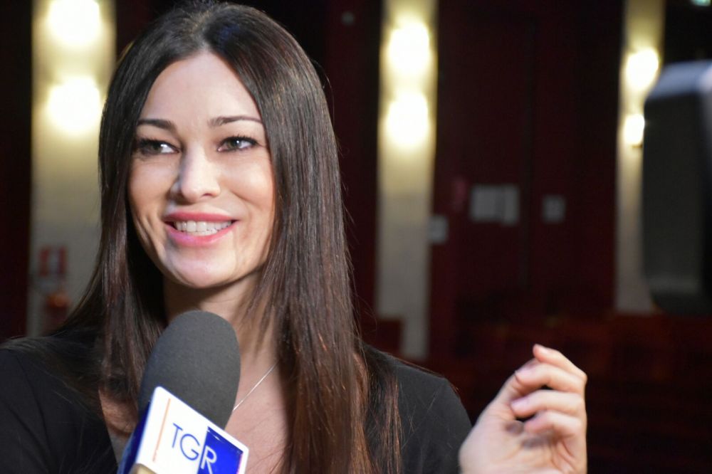 MANUELA ARCURI ISTANTANEE DAL PALCO RICORDANDO LA SUA LATINA