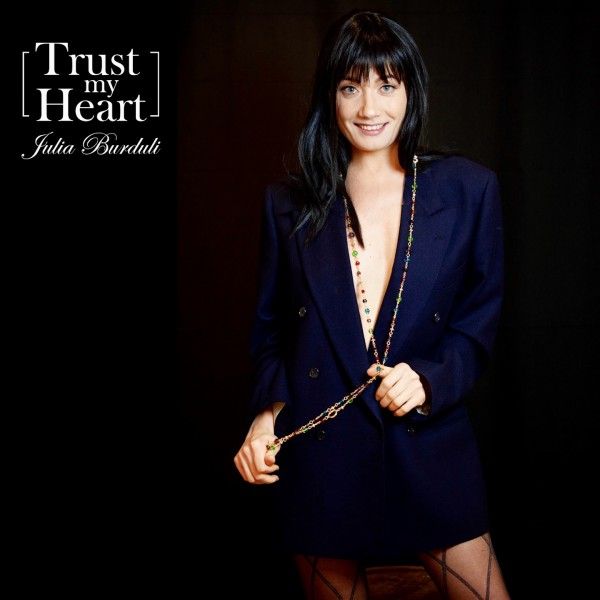 “TRUST MY HEART” - Il mondo, a colori, di JULIA BURDULI