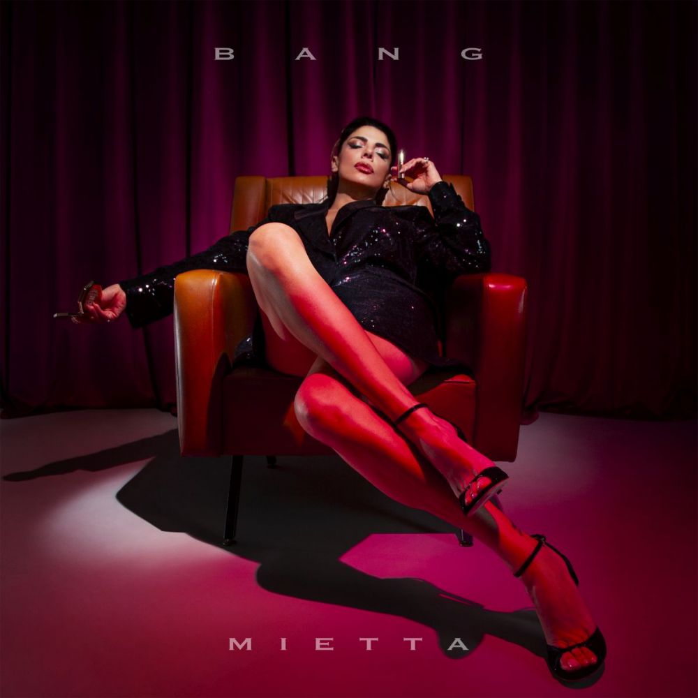 MIETA FA L’AMORE CON “BANG"