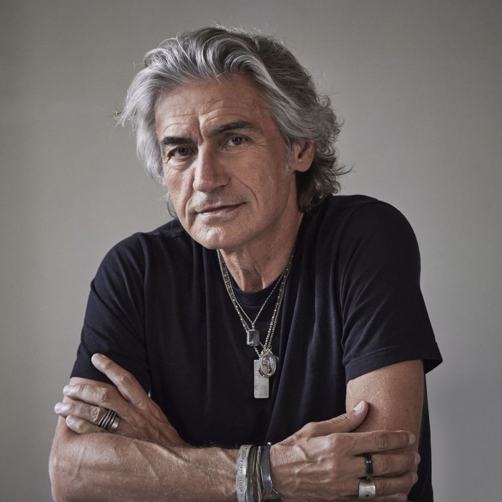“LIGABUE IN TEATRO - DEDICATO A NOI” IN TOUR